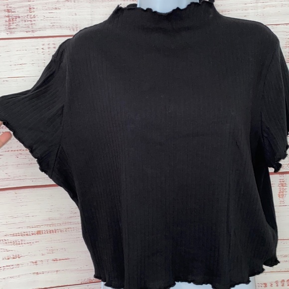 SHEIN  black mock neck raw edge crop top plus size: 4 XL - Picture 1 of 5